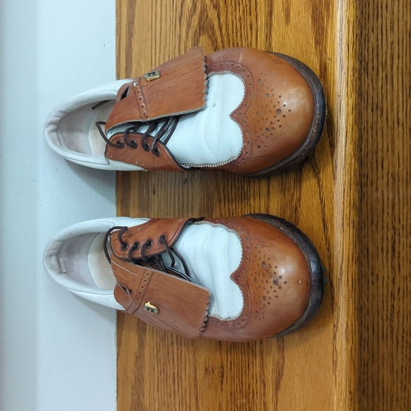 Foot Joy classics men's vintage golf shoes wing tip size 9.5 B - Picture 3 of 6